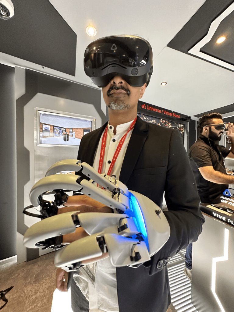 TESLASUIT at GITEX: The Metaverse, Smart Cities, and… Boxing with a World Champion! 7
